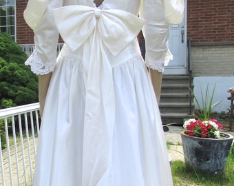 vintage  superbe retro white wedding dress bridesmaid dress/très jolie robe de demoiselle d'honneur de style rétro  bust  34