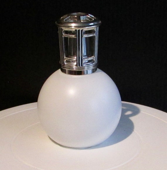 Vtg superbe white glass  Berger diffuser lamp wit… - image 7