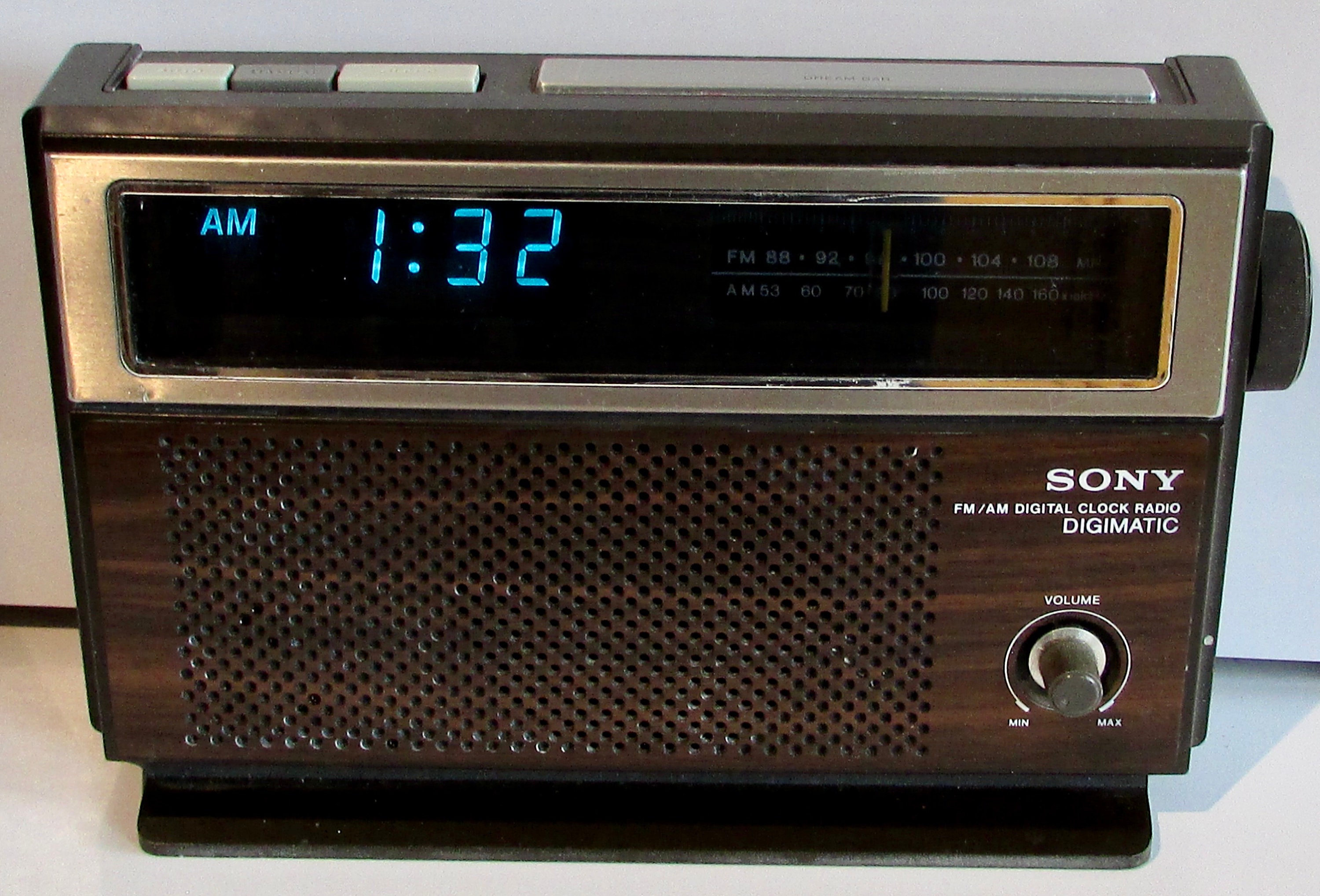 Vtg Am/fm SONY Clock Radio DIGIMATC Table Radio Japan/very Nice Am