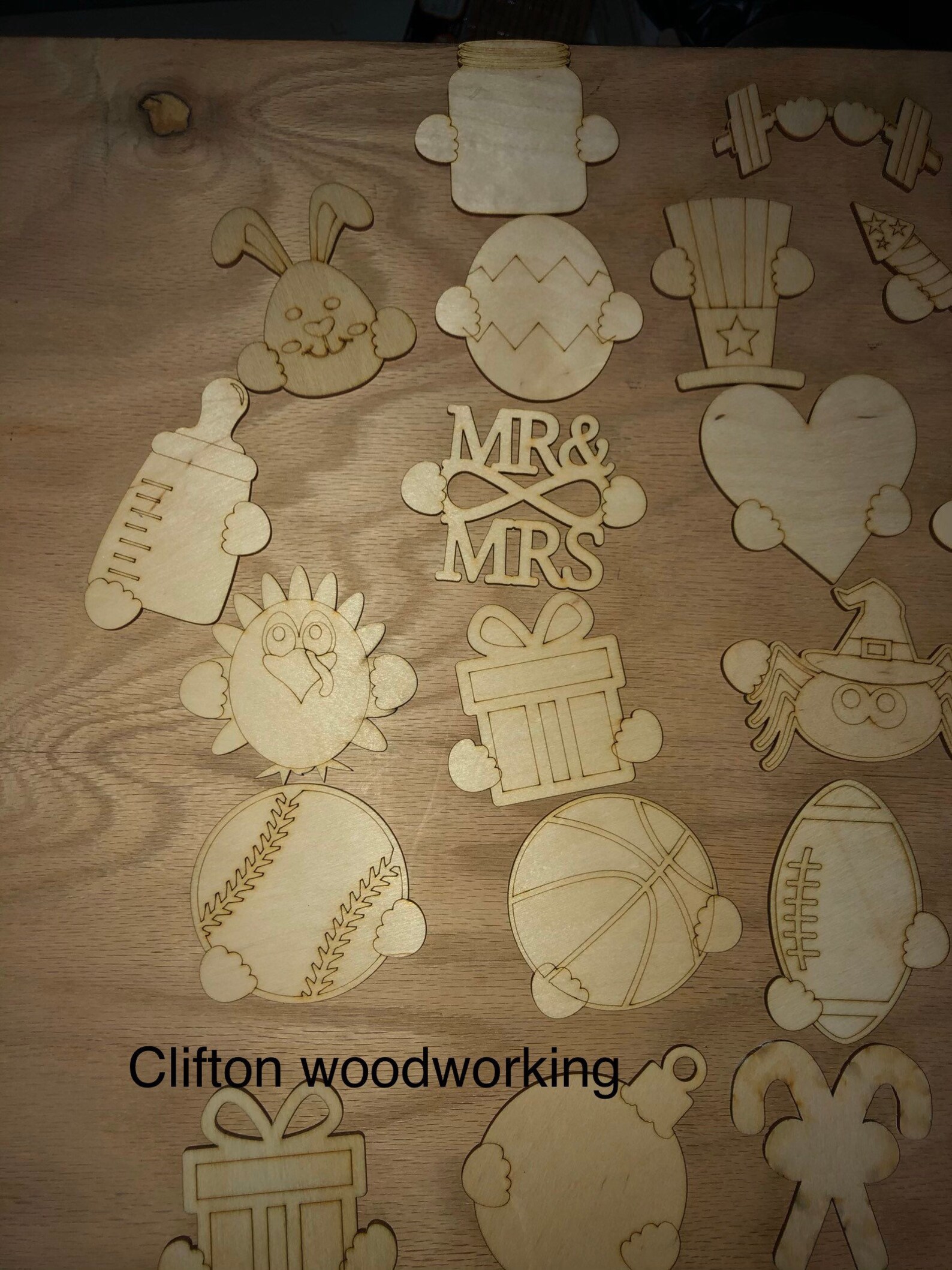 Interchangeable Gnome Seasonal Gnome SVG File Glowforge Files 27 Shapes ...