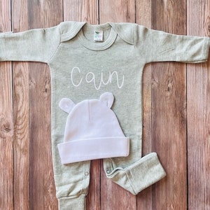 GIFT NEWBORN/ Baby Name Romper /Baby Boy Coming Home Outfit/ baby boy personalized /baby shower gift