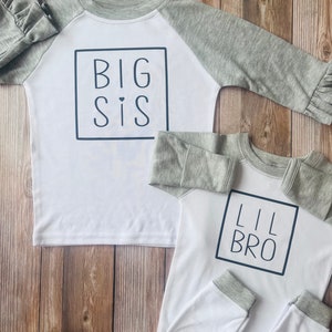 Große Schwester kleiner Bruder Set, Bruder Schwester Shirts, benutzerdefinierte Geschwister Shirt Set, Baby Shower Geschenk Big Sis Little Bro
