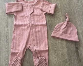 Organic Cotton Baby Rompers/ Beanie Set, Ribbed Sleeper, Gender Neutral, New Baby Gift, Double Zipper, Footies