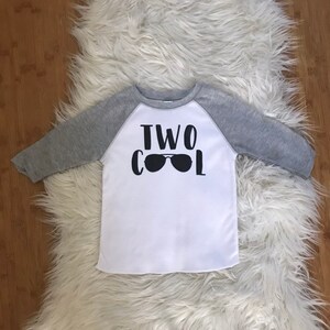 T-Shirt zum zweiten Geburtstag für Jungen | 2.Geburtstag Junge | Zwei Cooles Geburtstag Shirt | Kleinkind Jungen Zweiter Geburtstag Shirt | 2T Jungen Shirt |