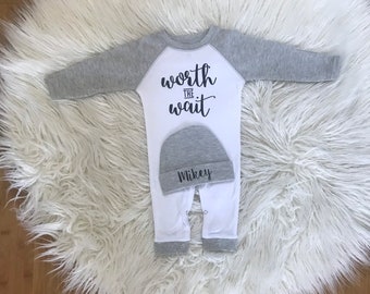 PRESENTE RECÉM-NASCIDO/Roupa personalizada para casa de menino/chapéu de bebê/presente de chá de bebê/roupa de recém-nascido/nova mãe/presente de mãe grávida/menino