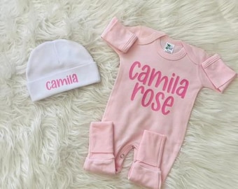 Neugeborenen Mädchen Coming Home Outfit, personalisierter Strampler, Baby Hut mit Namen