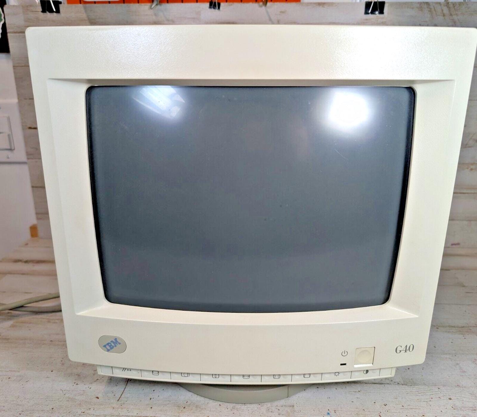 IBM CRTモニター 6543-476 1996年製 ブラウン管 ゲーム用 IBM CRTモニター 6543-476 1996年製 ブラウン管 ゲーム用 - メルカリ