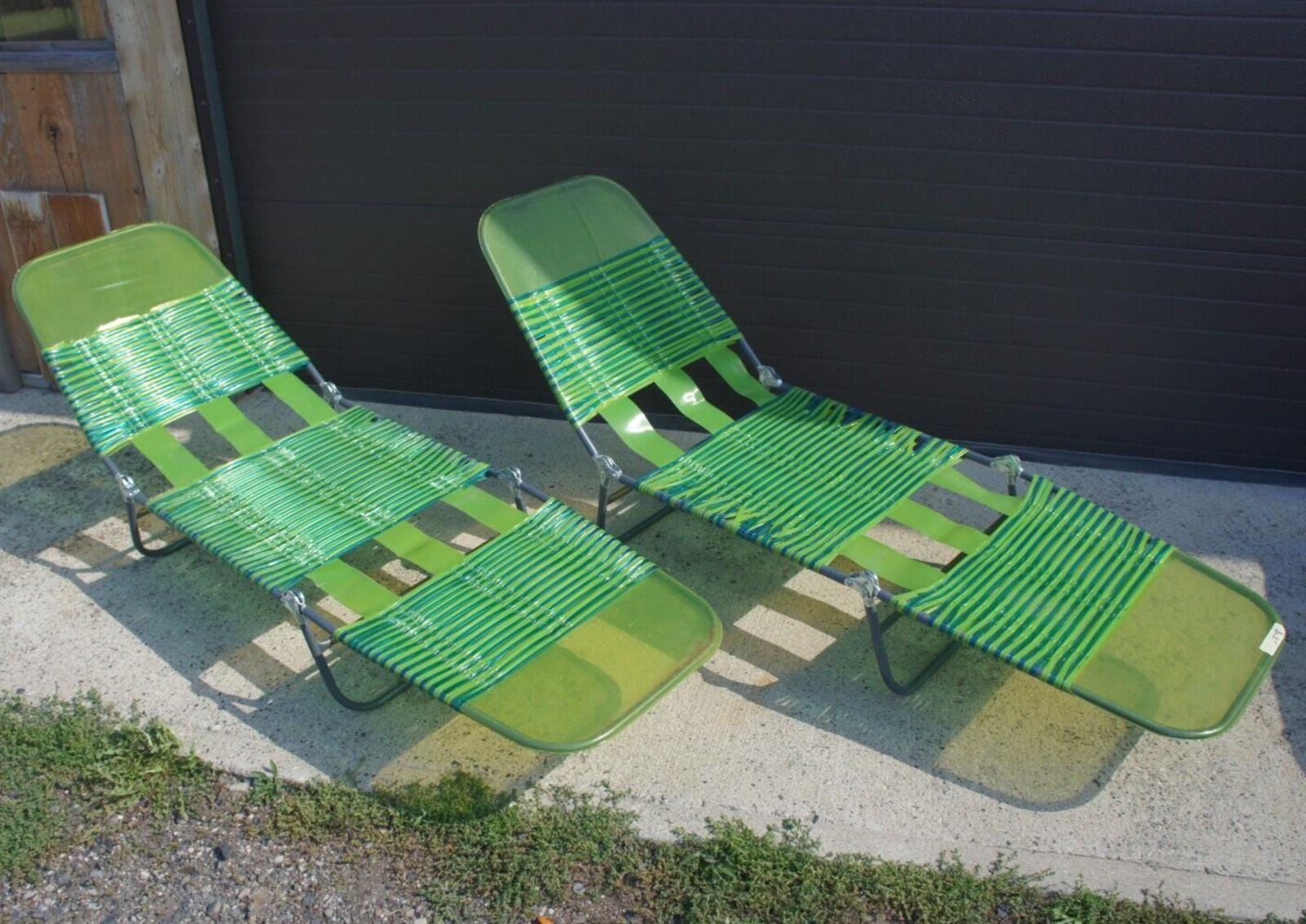 Folding vinyl lounge chair hotsell