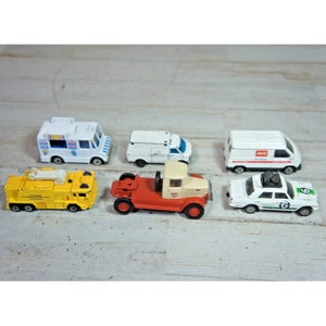 Lot of 6 1:64 Diecast Cars Vehicles Van Trucks