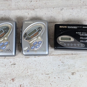 Lot 3 Cassette Players Sony Walkman 2x Wm-Fx281 1X AIWA HS-TX616 Parts/Repair