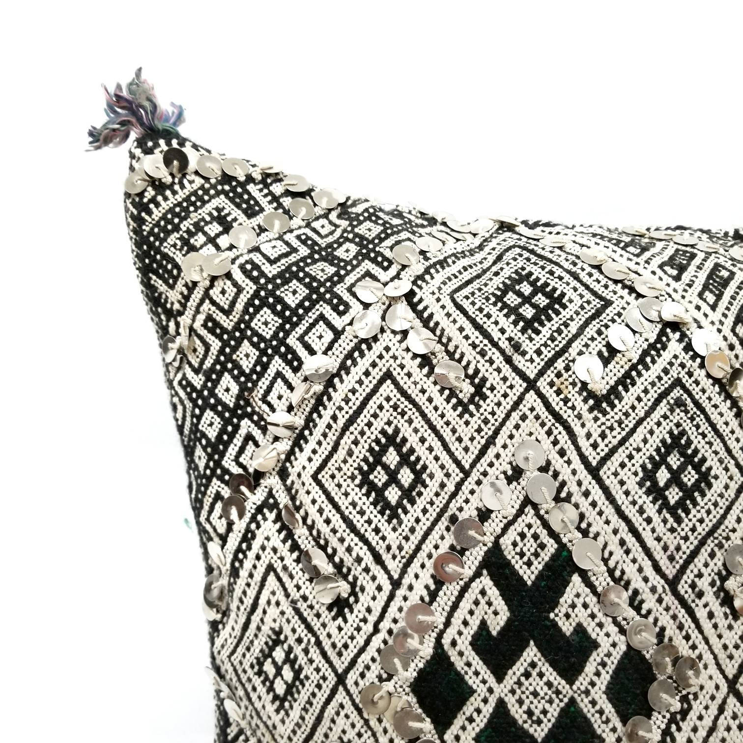 Giant Moroccan berber kilim pillow cover, 19×27 berber pillow, moroccan