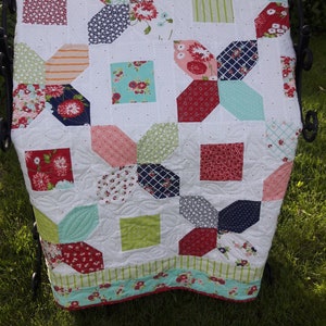 A Bushel and A Peck Quilt Pattern & Kit image 2