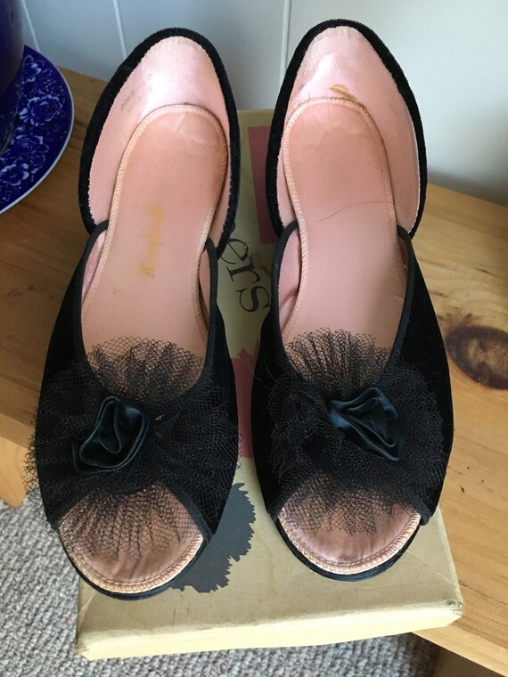 Vintage Kerrybrooke Velvet slippers