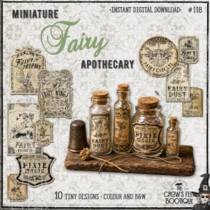 Op de afbeelding: Een digitaal downloadblad met tien labels in vintage-stijl met de teksten Fairy Dreams, Fairy Wings, Fairy Dust, Pixie Magic en Fairy Bonnets, samen met drie glazen apothekerspotjes met kurken stoppen en een vingerhoed op een houten plank.