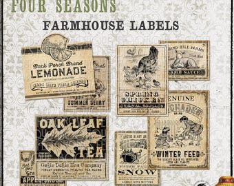 Op de afbeelding: Een verzameling van acht labels in vintage boerderijstijl met zwarte tekst en illustraties op een beige achtergrond. De ontwerpen bevatten limonade, kip, lamsvleessaus, eikenbladthee, wintervoer en sneeuw, allemaal met decoratieve typografie.