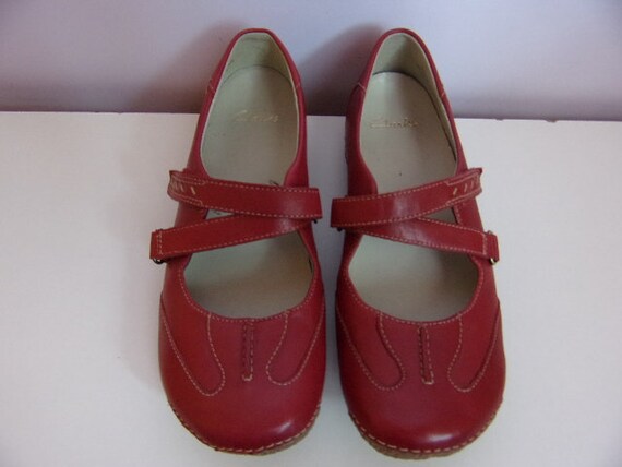 clarks red shoes womens