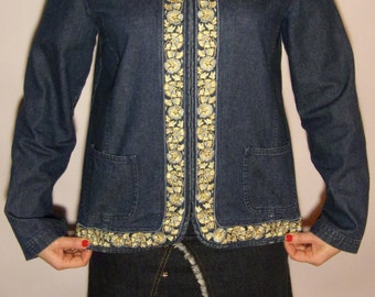 Vintage Womens Jacket/ Denim Jacket/ Light Blue Denim/Elegant Embroidered Jacket/Pockets/ Zipper/ Long Sleeve/ Size M