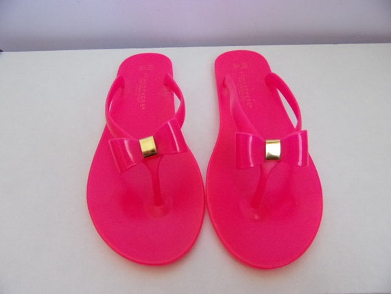 pink jelly flip flops