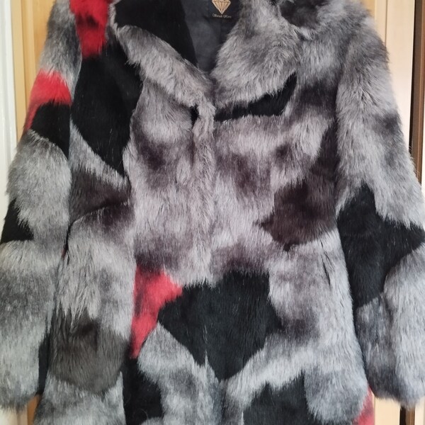 Vintage Womens Faux Fur Coat/Winter Coat/Gray Black Red Faux Fur/Pockets/Lining/Size XL