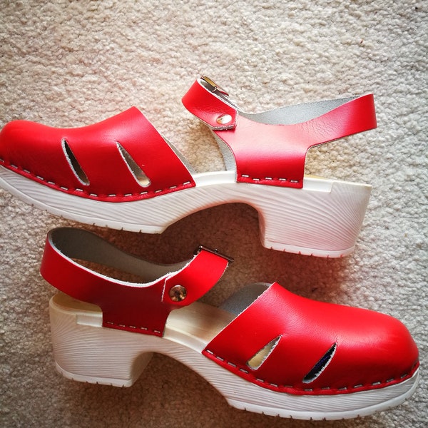 vintage Womens Clogs/Summer Sandals/Genuine Leather Sandals/Rubber Sole/On Straps/Size EU 39/UK 6