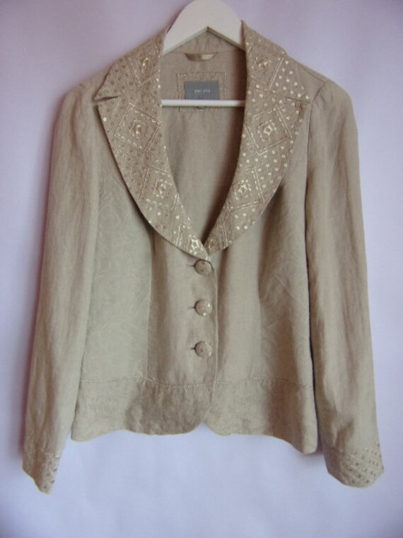 per una white jacket