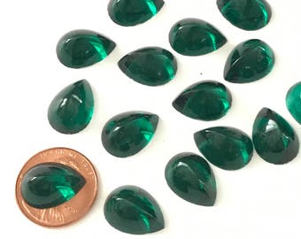 Vintage Green Pear Shaped Rhinestone Cabochons Gold Foiled Backs 15 x 10mm