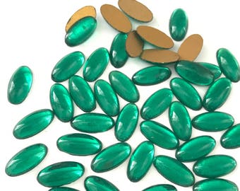 16 Vintage Emerald Green Glass Oval Foiled Back Cabochons