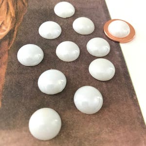 Vintage 13mm White Pearlescent Glass Round Cabochons (10)