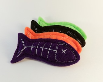 Classic Fish Skeleton Cat Toy / With or Without Catnip / Spooky Cat Toy / Handmade