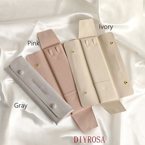 50 PCS Thicker Microfiber Jewelry Pouch Custom Necklace Holder, Personalized Chain Package, Long Style with Protective Snap Button P023