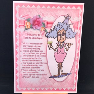 Carte d'anniversaire drôle humour femme femme femme sa mère aînée épouse soeur grand-mère tante amie - Stella parle des avantages d'avoir plus de 60 ans