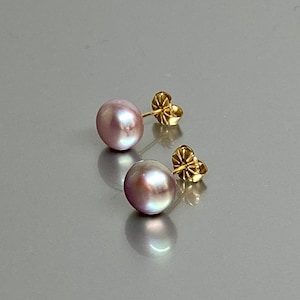 14K Gold Natural Genuine Freshwater Pearl Studs, Light Purple Rainbow Pearl Studs, bridesmade gift gift, Pearl Jewelry Gift For Her.