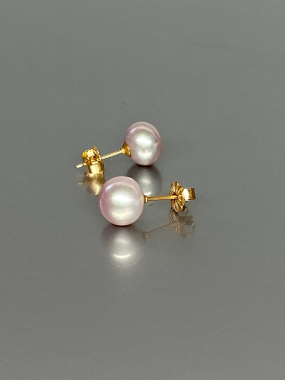 14K Gold Natural Genuine Freshwater Pearl Studs, Light Purple Rainbow Pearl Studs, bridesmade gift gift, Pearl Jewelry Gift For Her.