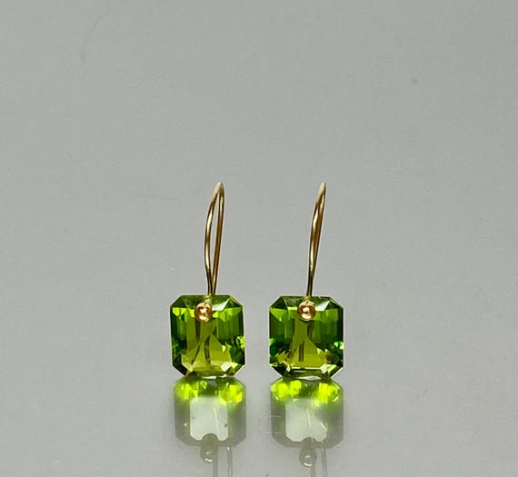 14K/18K Gold Small Peridot Rectangle Earrings (11 ct), August Birthstone, Minimalist Earrings, Bridal Earrings, Peridot Jewelry Gift For Her