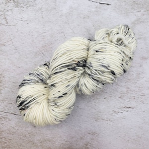 Oriole Egg Hand Dyed Yarn: Speckled Merino Wool Blend