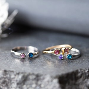 Anillo con dos piedras de nacimiento - Anillo con dos piedras de nacimiento - Anillo con dos piedras de nacimiento - Anillo apilable personalizado - Anillo con piedras preciosas - Anillo delicado