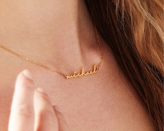 Naszyjnik z imieniem na zamówienie - Spersonalizowany naszyjnik z imieniem - Malutka zawieszka z imieniem - Miniaturowy naszyjnik z imieniem - Delikatny naszyjnik z imieniem - Prezent dla mamy E22