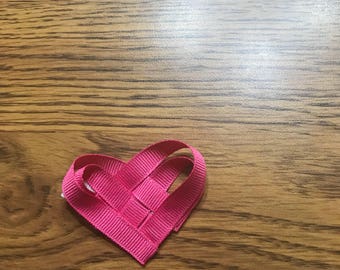 Pink woven heart hair clip