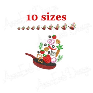 Könnte beinhalten: Rote Bratpfanne mit verschiedenen Gemüse und Kräutern, die herausfliegen. Das Gemüse umfasst rote Paprika, Zwiebeln, Knoblauch, Pilze, Karotten und Oliven. Der Text "10 Größen" befindet sich über der Pfanne.