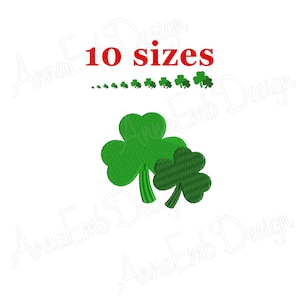 Könnte beinhalten: Ein digitales Stickmuster mit zwei grünen Kleeblättern, eines größer als das andere. Das Design ist in 10 Größen erhältlich.