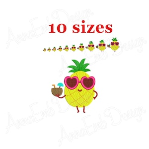 Puede incluir: Diseño de bordado de una piña con gafas de sol de corazón rosa y sosteniendo un coco con una pajita. El diseño está disponible en 10 tamaños.