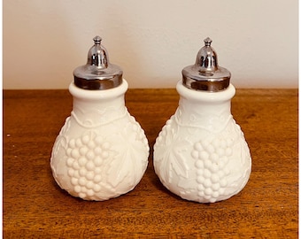 Indiana Glass Vintage Colony Grape White Milk Glass Salt and Pepper Shakers – Elegant Collectible Tableware