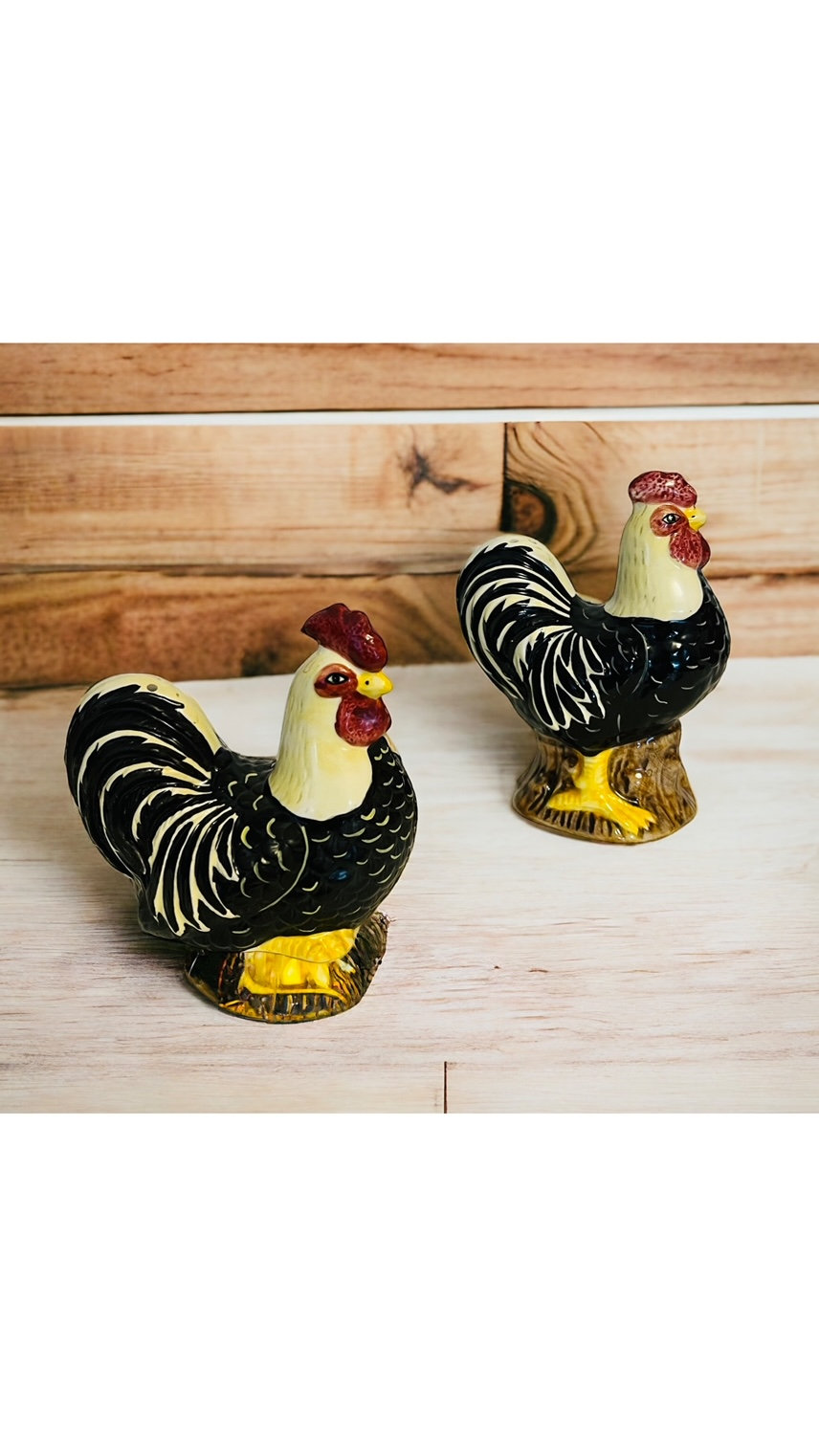Vintage Sakura Warren Kimble Ceramic Rooster Salt and Pepper Shakers