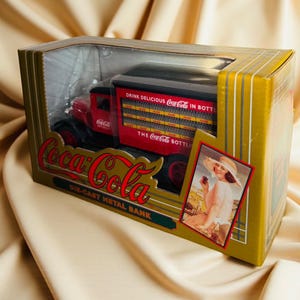 Coca-Cola ERTL Die-Cast Coin Bank: 1993 Red Delivery Truck, NIB