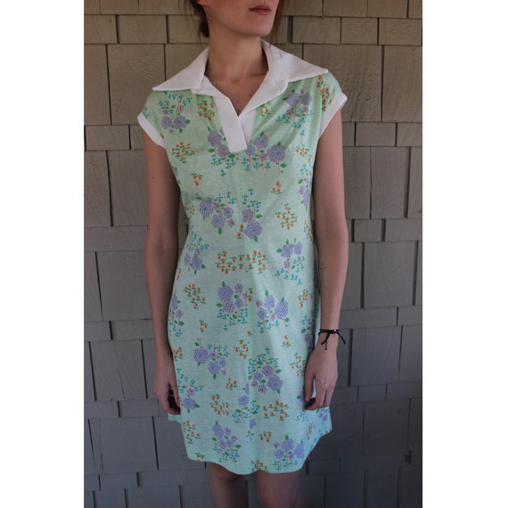 Vintage Late 60s, Early 70s Collared Floral Play … - image 1