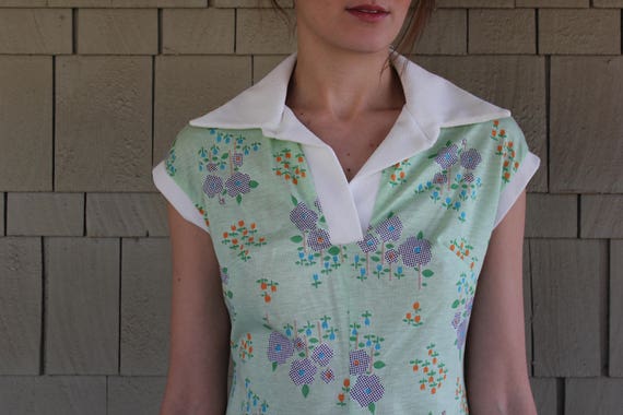 Vintage Late 60s, Early 70s Collared Floral Play … - image 3