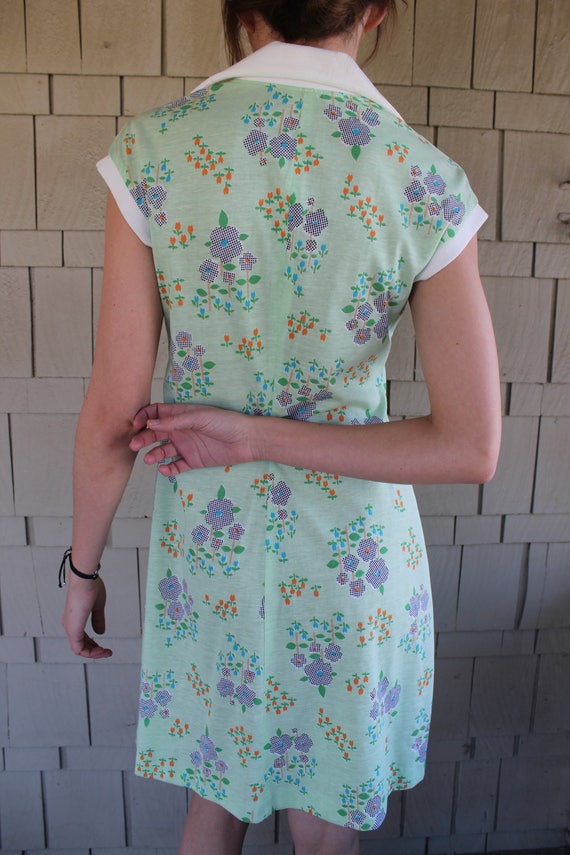 Vintage Late 60s, Early 70s Collared Floral Play … - image 4