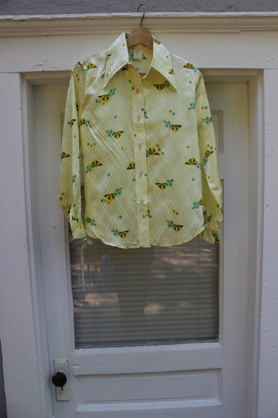 70s Spiegel Floral and Fan Print Shiny Button Up