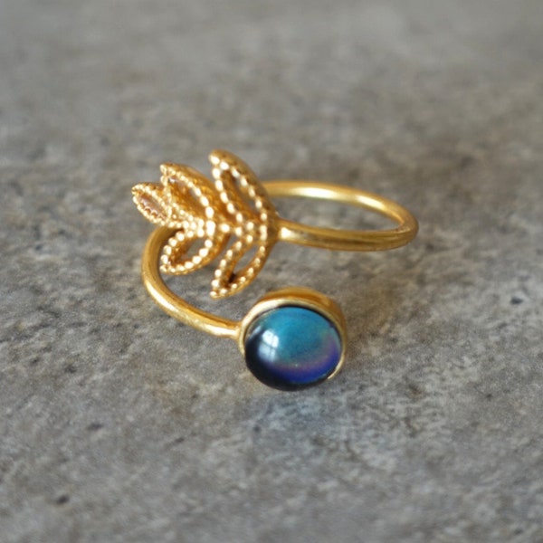 Gold mood ring - Me and My Mood jewelry