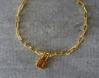 Gold large links chain bracelet with a padlock - Me and My Mood jewelry